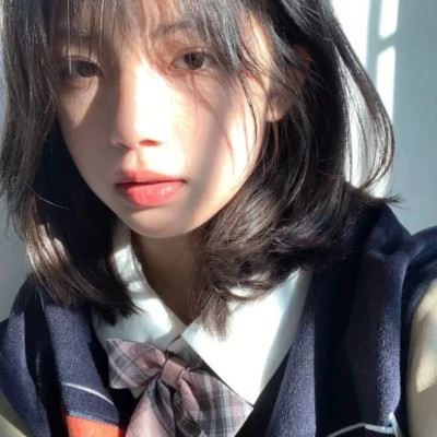 2025年的新头像女生高清图片