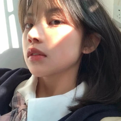 2025年的新头像女生高清图片