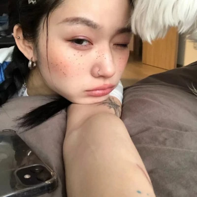 2025年的新头像女生高清图片