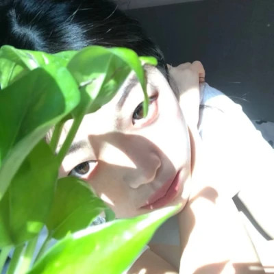 2025年的新头像女生高清图片