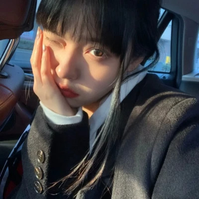 2025年的新头像女生高清图片