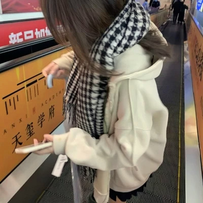 qq好看女生真人高清头像