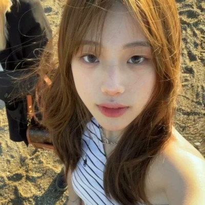 qq好看女生真人高清头像