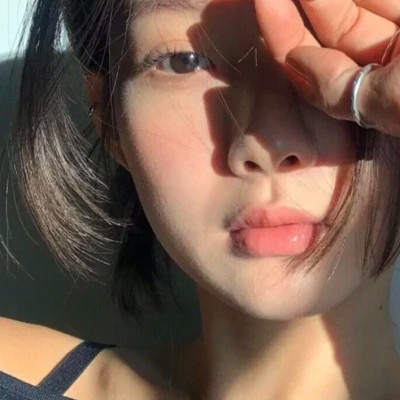 qq好看女生真人高清头像