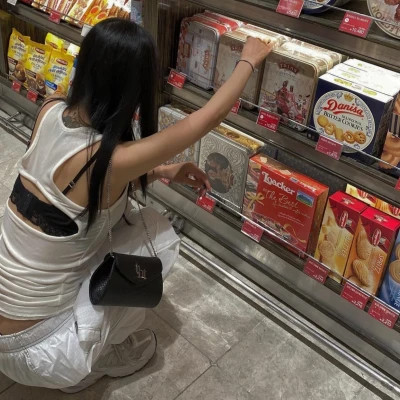 2025qq头像女生真人