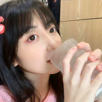 女生头像氛围感小众真人高级图片