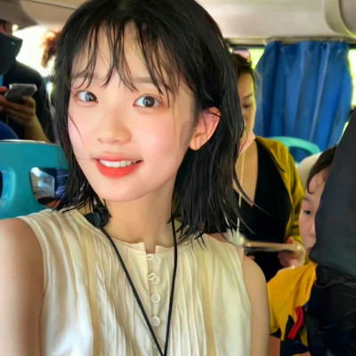 女生头像氛围感小众真人高级图片