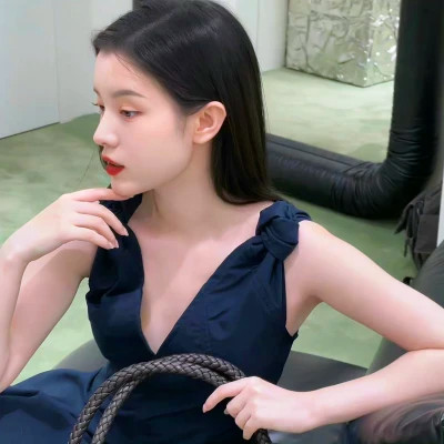 女生头像氛围感小众真人高级图片