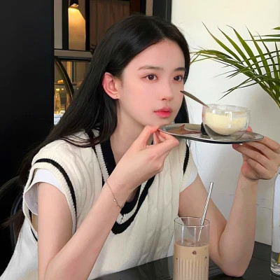 女生头像氛围感小众真人高级图片