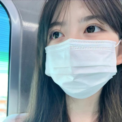 氛围感好看的超火女生头像