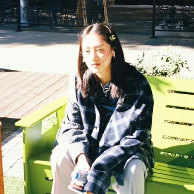 氛围感好看的超火女生头像
