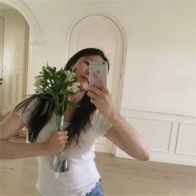 氛围感好看的超火女生头像