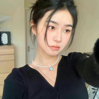 氛围感好看的超火女生头像