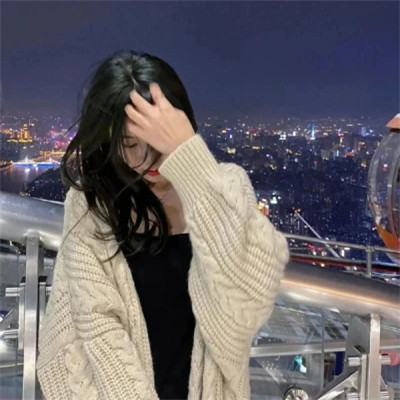 氛围感好看的超火女生头像