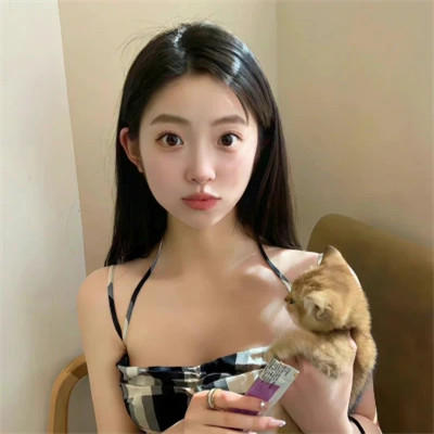 氛围感好看的超火女生头像