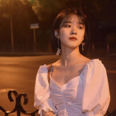 氛围感好看的超火女生头像