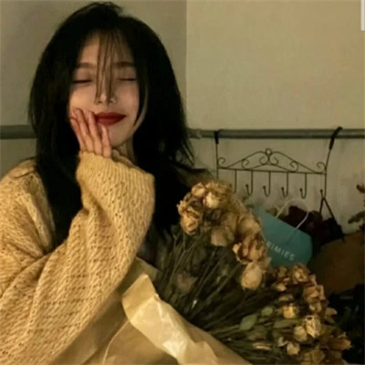 氛围感好看的超火女生头像