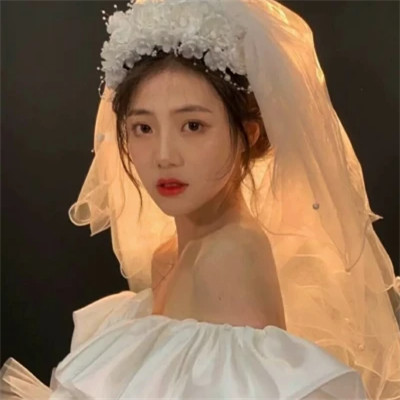 氛围感好看的超火女生头像