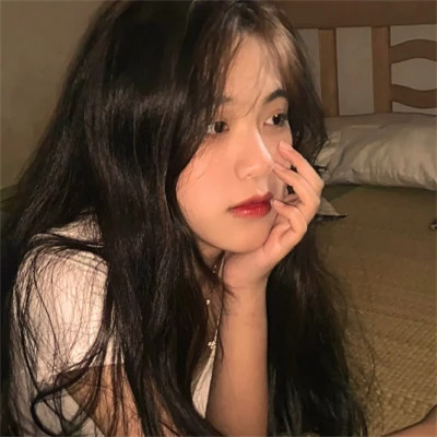 氛围感好看的超火女生头像