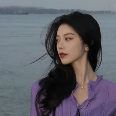 氛围感好看的超火女生头像