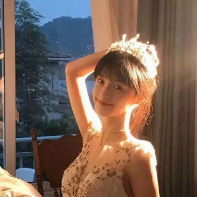 氛围感好看的超火女生头像