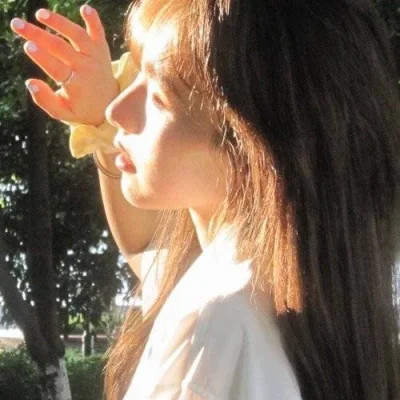 氛围感好看的超火女生头像