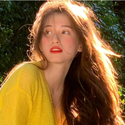 氛围感好看的超火女生头像