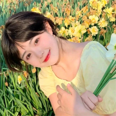 氛围感好看的超火女生头像