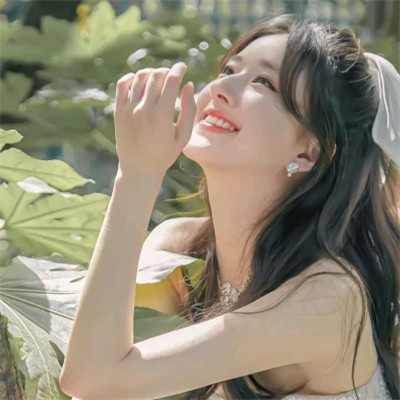 氛围感好看的超火女生头像