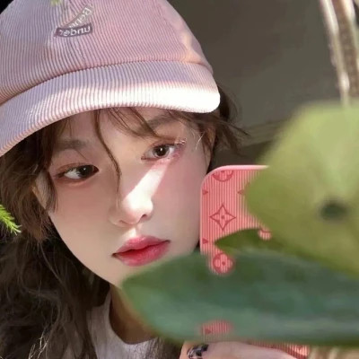 氛围感好看的超火女生头像