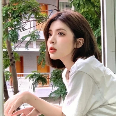 氛围感好看的超火女生头像