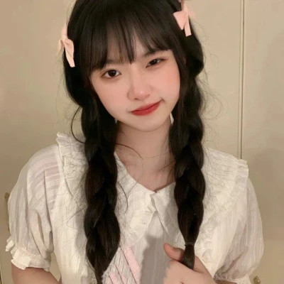 氛围感好看的超火女生头像