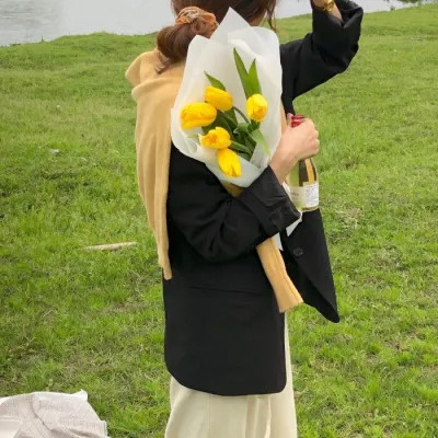 氛围感好看的超火女生头像