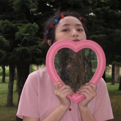 氛围感好看的超火女生头像