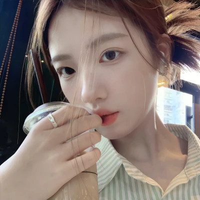 氛围感好看的超火女生头像