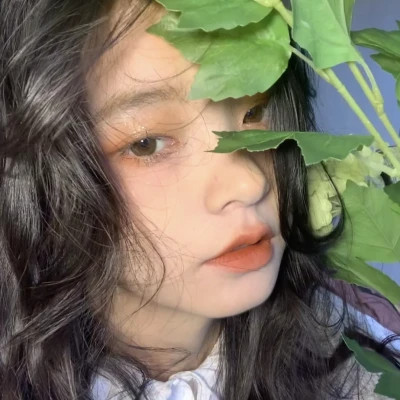 氛围感好看的超火女生头像