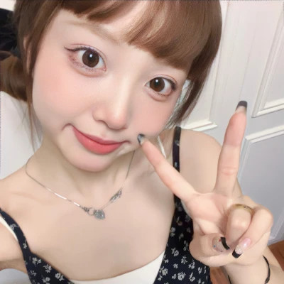 氛围感好看的超火女生头像