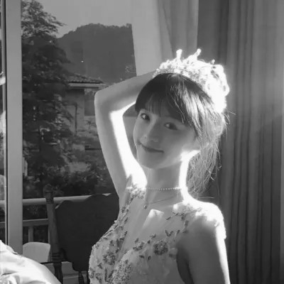女生优质头像氛围感黑白图片