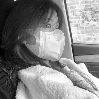女生优质头像氛围感黑白图片