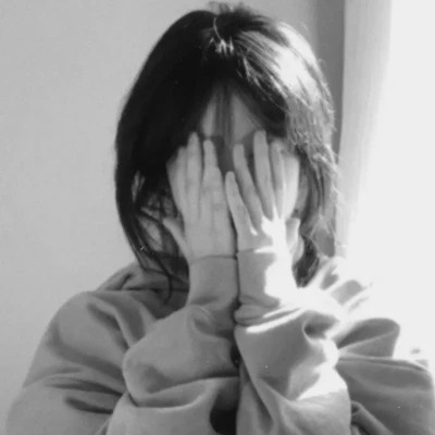 女生优质头像氛围感黑白图片
