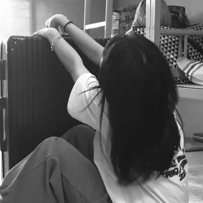 高级头像女氛围感黑白