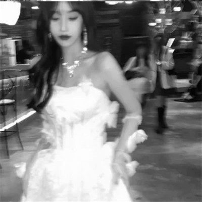 高级头像女氛围感黑白