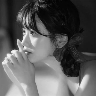 高级头像女氛围感黑白