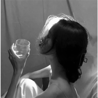 高级头像女氛围感黑白