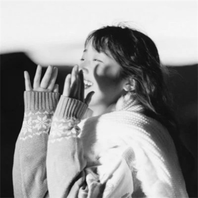 高级头像女氛围感黑白