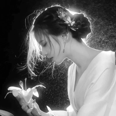 高级头像女氛围感黑白