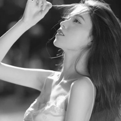 高级头像女氛围感黑白