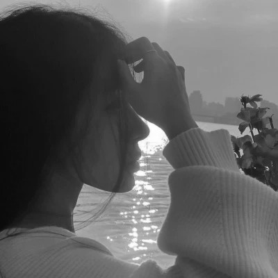 高级头像女氛围感黑白