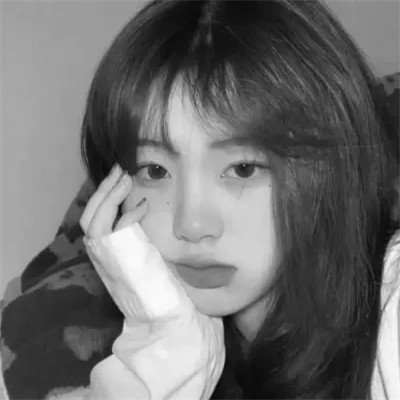 黑白女生头像氛围感
