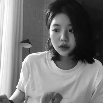 黑白女生头像氛围感